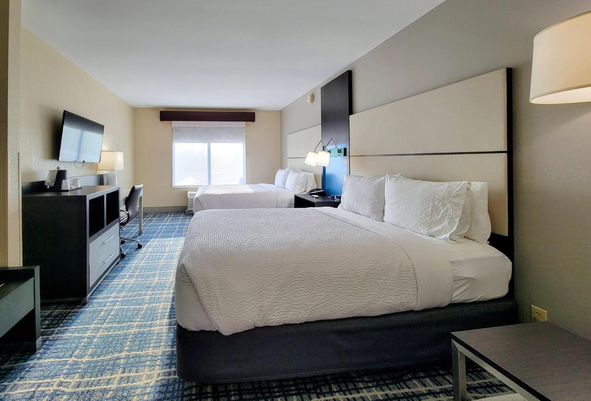 Holiday - - Aberdeen Area By Ihg Hotel 2*